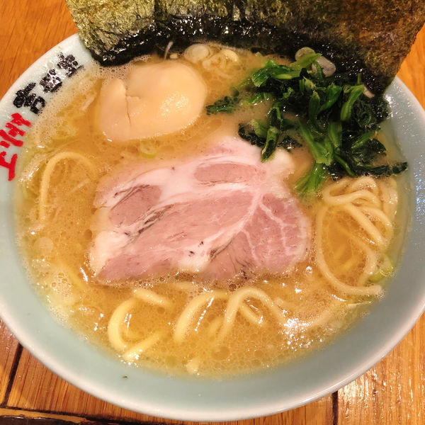 「ラーメン 720円 わけあり味玉 30円」@横浜らーめん 吉田家の写真