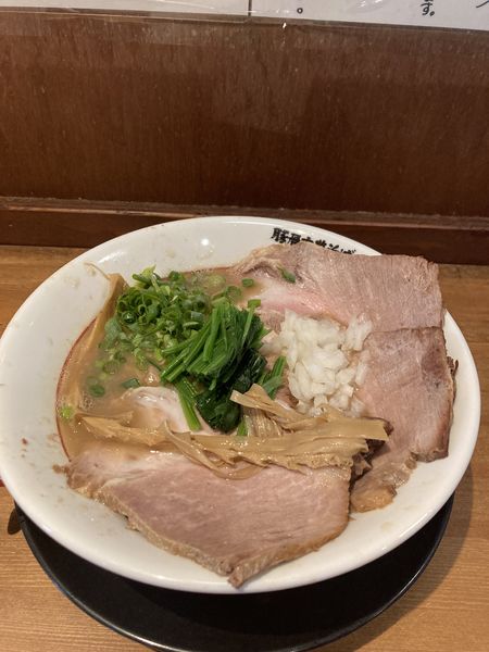 「特製豚骨中華そば　980円」@豚骨中華そば がんたれの写真