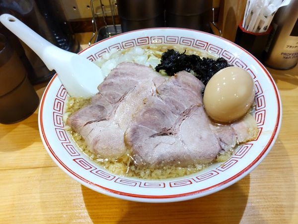 「中華そば 醤油 背脂多め」@背脂煮干し中華そば 和市 新橋本店の写真
