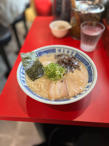 「博多ラーメン煮玉子 750円」@博多食堂 渋谷店の写真