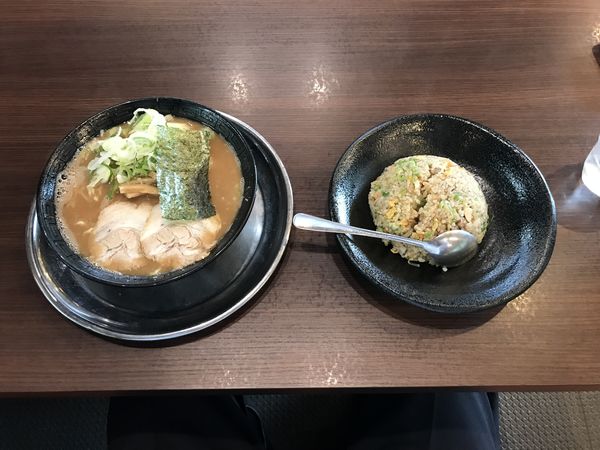 「とんこつ750円+ミニチャーハン390円=1,140円」@風来軒 加納本店の写真