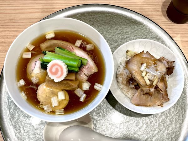 「羅臼昆布と鮭節の中華そば＋もろみポーク炙り豚丼」@中華そば 深緑の写真