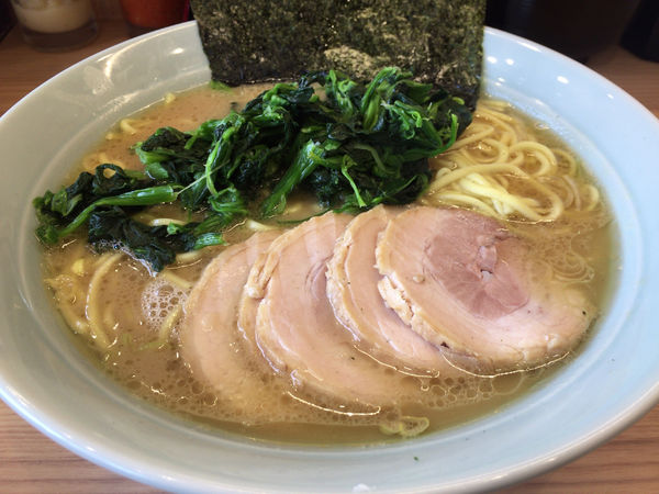「チャーシューメン+ほうれん草」@ラーメン たかし屋 犢橋店の写真