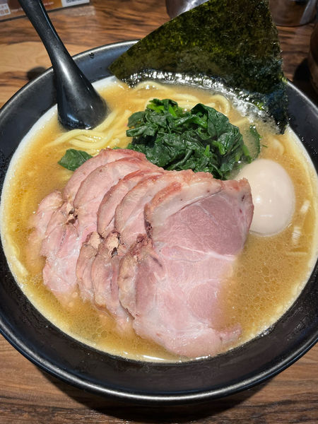 「らーめん肉入り3点盛り+ライス」@豚骨醤油らーめん 誠屋 八幡山本店の写真