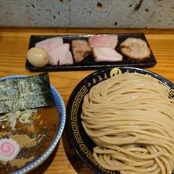 特製つけめん　中（１５６０円）