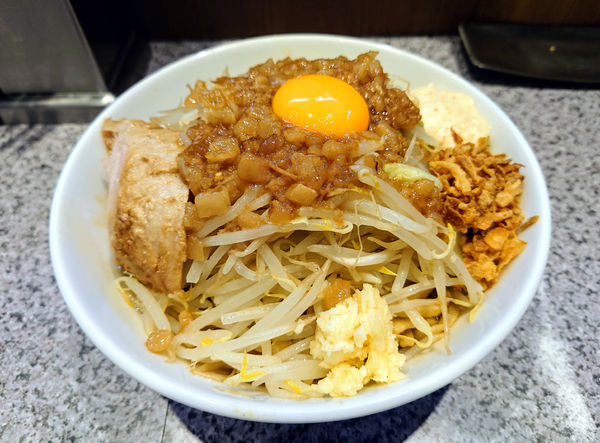 「限定 まかない汁なしそば」@ラーメン宮郎の写真