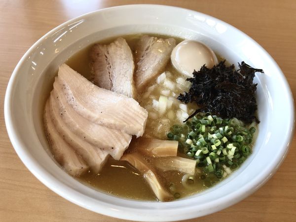 「鷄そば780円、特製トッピング250円」@麺屋 咲の写真