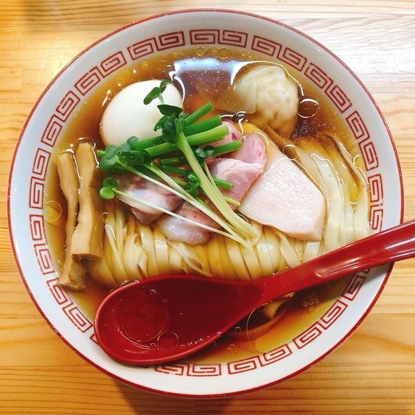 「特級中華そば【松】醤油」@自家製麺 くろ松の写真