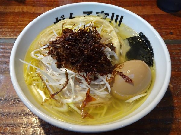 「焦がしネギラーメン：塩（900円）＋味玉（100円）」@元祖一条流がんこラーメン たま館分店の写真