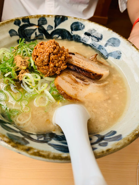 「あごだし白湯らぁめん　こってり」@麪家ひばり 川津店の写真