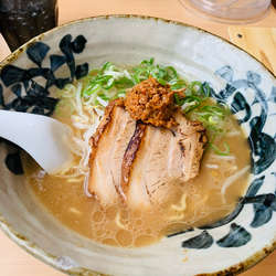 あごだし白湯らぁめん