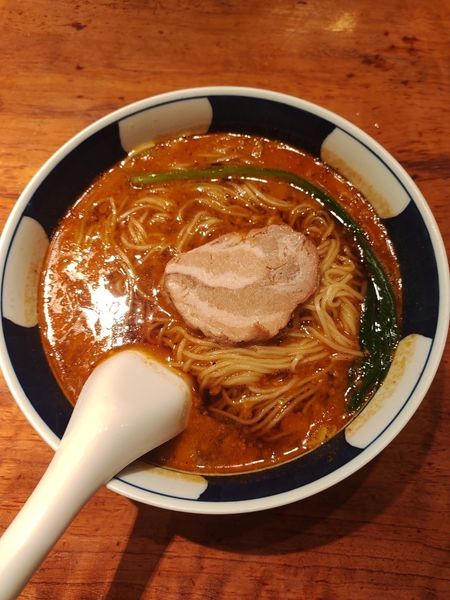 「担々麺 800円」@支那麺 はしご 銀座本店の写真