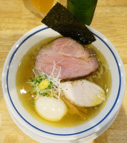 「煮玉子中華そば(塩)＋ビール(小瓶)」@手打式超多加水麺 ののくらの写真