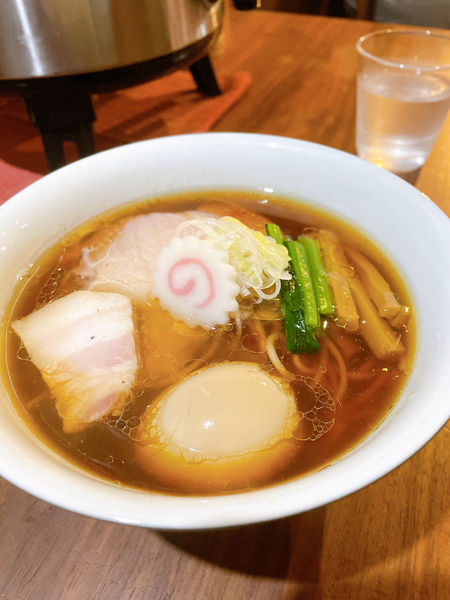 「醤油味玉ラーメン」@らぁめん鴇の写真