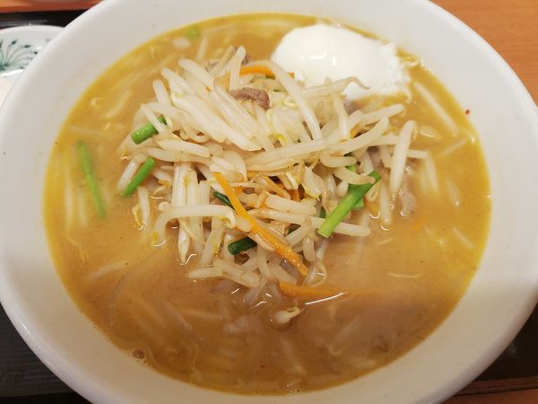 「味噌ラーメン+温泉卵５９０円」@日高屋 九段下店の写真