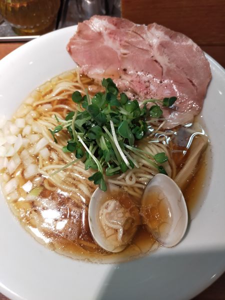 「赤鶏と蛤の淡麗中華そば (醤油)」@麺屋 ねむ瑠の写真