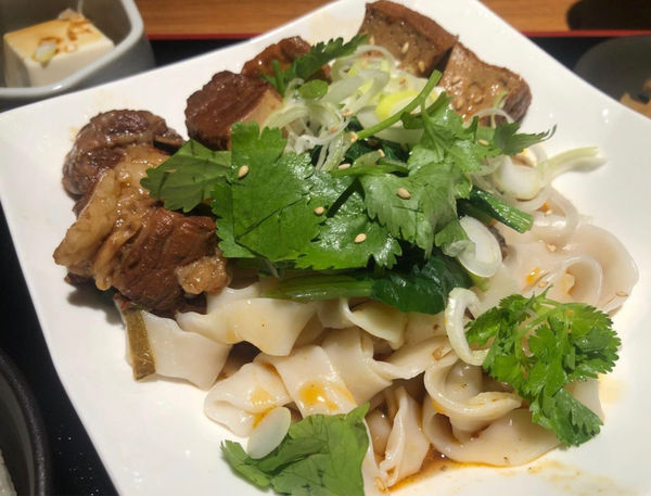 「牛肉刀削麺」@チャ～ボン 多福楼 渋谷宮下公園前店の写真