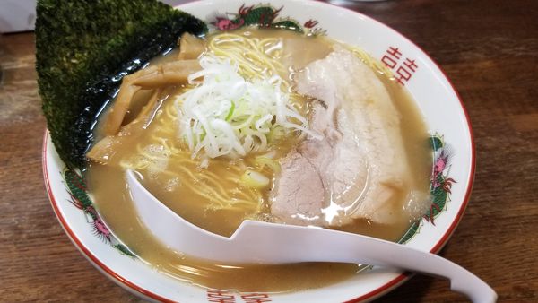 「屋台らあめん　並　ストレート麺」@らあめん 寸八 総本店の写真