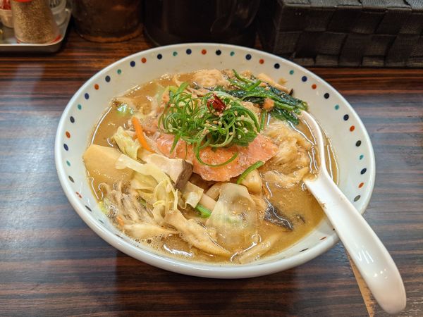 「鮭とキノコの味噌ら〜麺」@らー麺 あけどやの写真