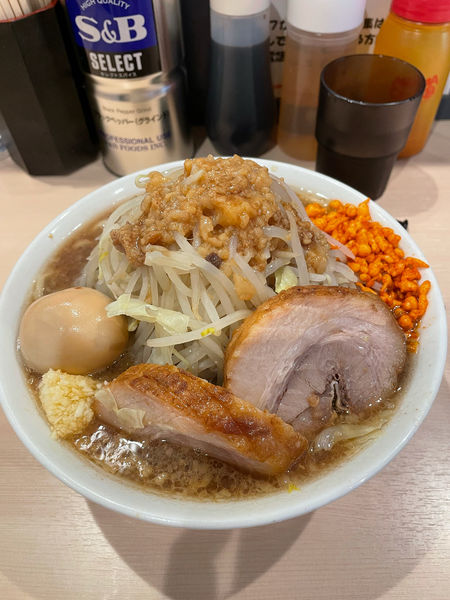 「らーめん(小)＋豚玉」@鷹の目 蒲田店の写真