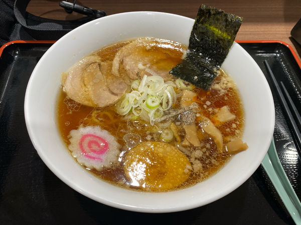 「鶏ガラ醤油ラーメン580円」@軽食 フェリーチェ 横浜泉店の写真
