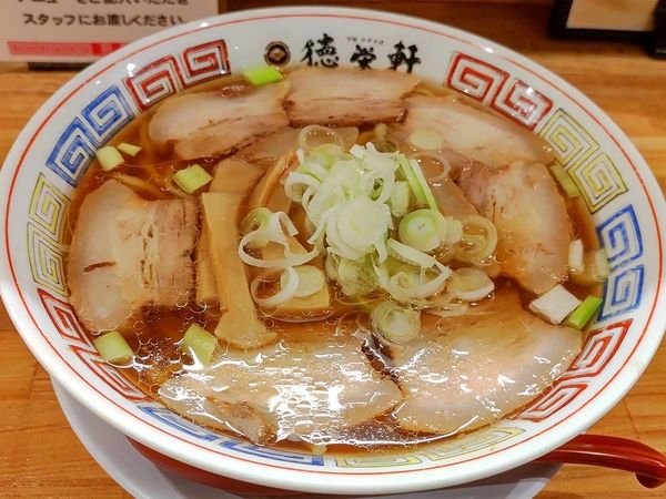 「肉そば（大盛）」@和風だしラーメン 徳栄軒の写真