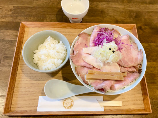 「肉花巻白湯 & 白飯小」@自家製麺と定食 弦乃月の写真
