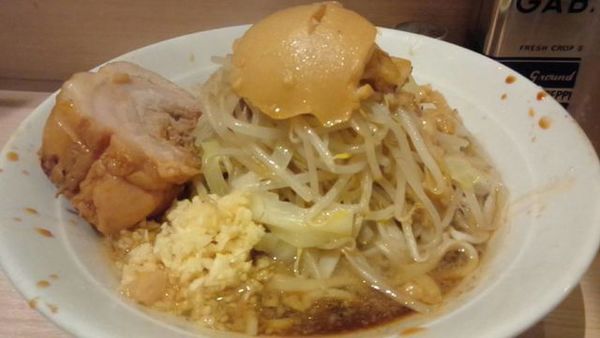 「ラーメン小￥７５０麺３００ｇ。ニンニクヤサイアブラ」@麺屋 味方の写真