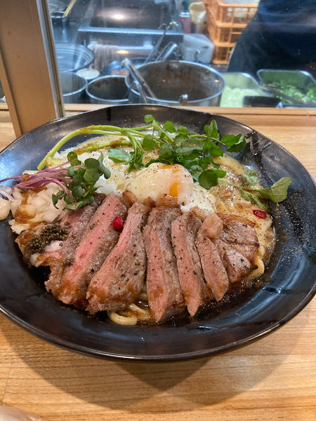 「厚切りステーキカルボまぜそば　1,500円」@まぜそば 凜々亭 郡山本店の写真