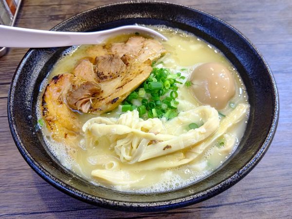 「あり蔵らーめん(並盛・150g)820円＋全部のせ400円」@麺Builder′sあり蔵の写真