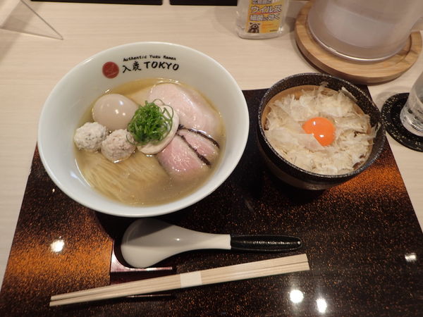 「塩らぁ麺(920円)+特製トッピング(450円)」@入鹿TOKYOの写真