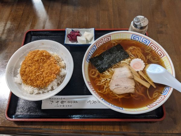 「ミニカツ丼＋らーめん　850円」@高田食堂の写真