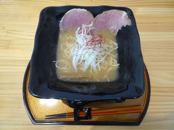 「猪骨醤油ラーメン」@猪骨ラーメンの写真