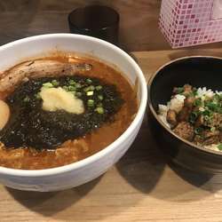 ブラックラーメン　￥850