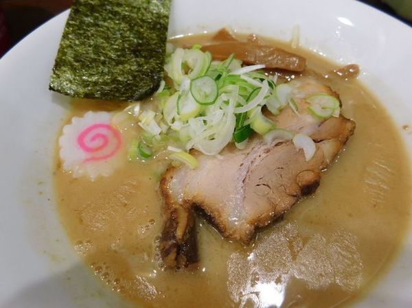 「豚骨煮干中華￥８００」@中華蕎麦 萌芽の写真