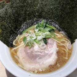 しょうゆラーメン(650円)+のり(100円)