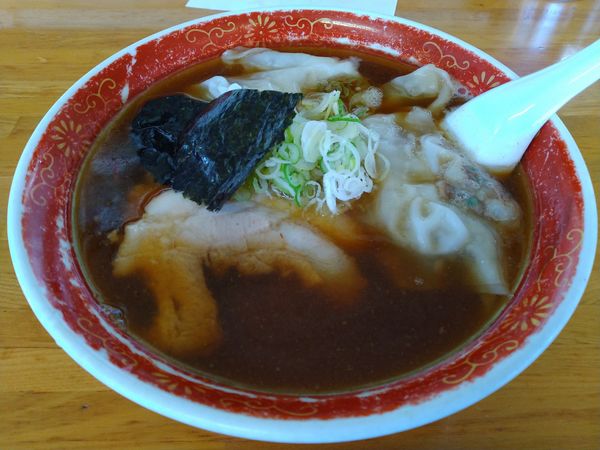 「醤油ワンタン麺」@らーめん 大雅の写真