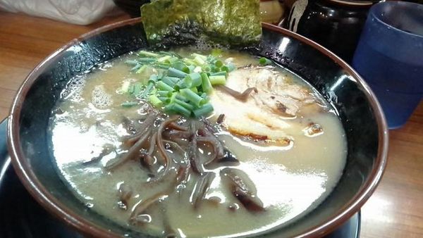 「ラーメンバリカタ￥７５０」@博多長浜らーめん ぼたんの写真