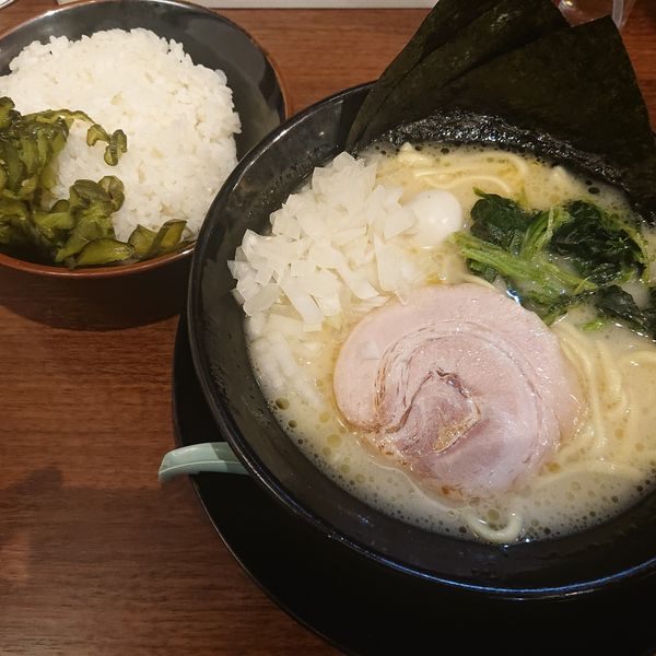 「塩ラーメン720円、肉汁餃子290円、ライス100円」@四谷商店の写真