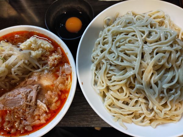「つけ麺1000円(大100円、750g)+生卵50円」@豚星。の写真