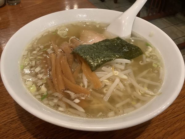 「塩ラーメン　700円」@栄華軒の写真