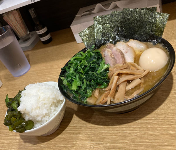 「大久保SP並(硬め多め)＋【限定】デカ豚バラチャーシュー」@横浜家系ラーメン 蓮の写真