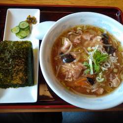 豆芽麺(Ｂランチ・昆布のおにぎり付)700円