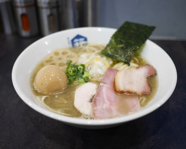 「特製煮干しらーめん」@西永福の煮干箱の写真