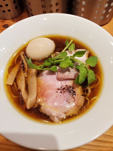「伊産黒トリュフの醤油そば　味玉」@麺処 ぐり虎 海老名店の写真