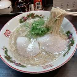 らーめん(580円)