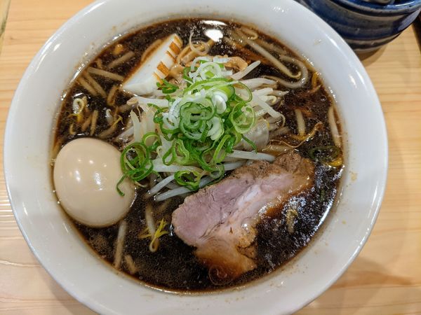 「味玉醤油らーめん」@三ん寅の写真