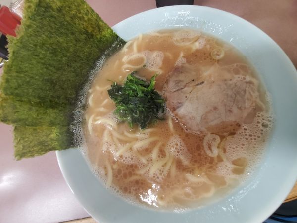 「らーめん並全部普通７５０円」@本牧家 本店の写真