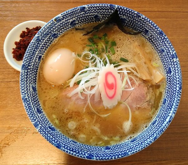 「魚介とんこつラーメン＋味付たまご＋特製辛味」@麺屋わおんの写真