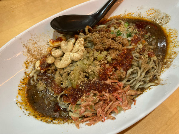 「汁なし黒胡麻担々麺¥860」@甲州屋 別邸の写真